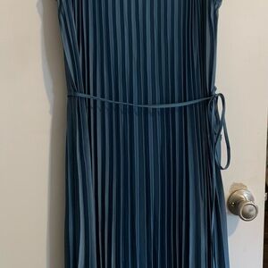 Elegant Blue Pleated Dress